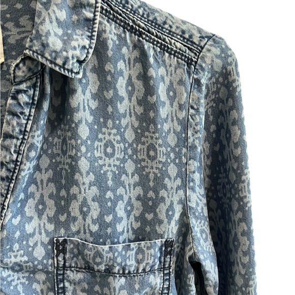 Holding Horses Anthropologie Button up top Sz 4 Denim/Chambray - Picture 11 of 15
